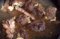 牛排骨怎么炖才好吃,多味融合，肉质鲜嫩