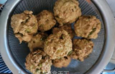 炸豆腐丸子的家常做法,简单易学，美味可口，营养满分