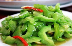怎么炒苦瓜好吃,苦中带香，夏日清凉美食秘籍
